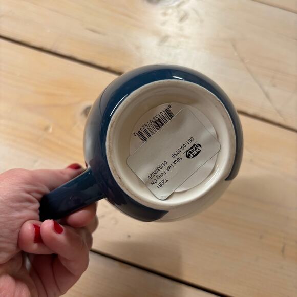 Wondershop Link Feng NWT 16oz Christmas Earthenware Snow Much Fun Penguin Mug - Picture 7 of 7